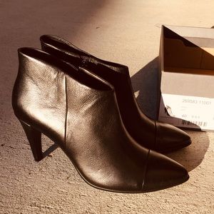 Brand new heel booties, size 9,5